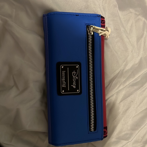Anna Frozen 2 II loungefly Disney wallet NWT - Picture 4 of 4